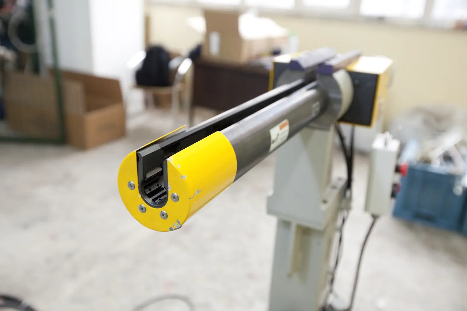 Robotlu büküm hücresinin tutucusu